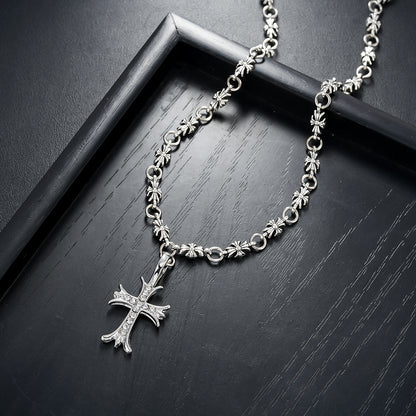 ✝️✨ Комплект от колие и гривна с инкрустиран диаманти кръст --- Носенето му ни напомня за Божията благодат и защита по всяко време.