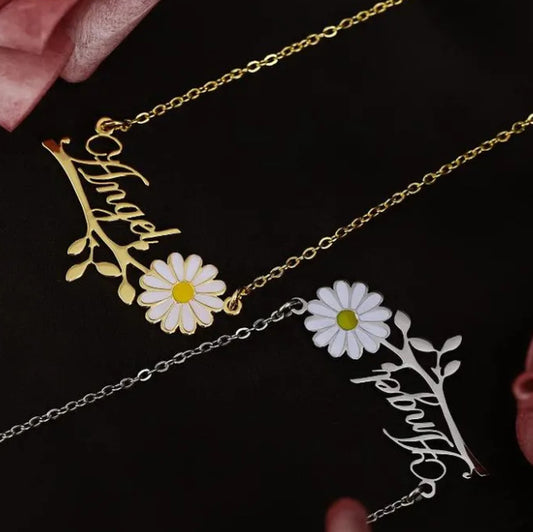 😍🌺Колие с име от бяло цвете