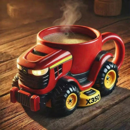 🚜☕ Чаша със селскостопанска техника във формата на ретро трактор